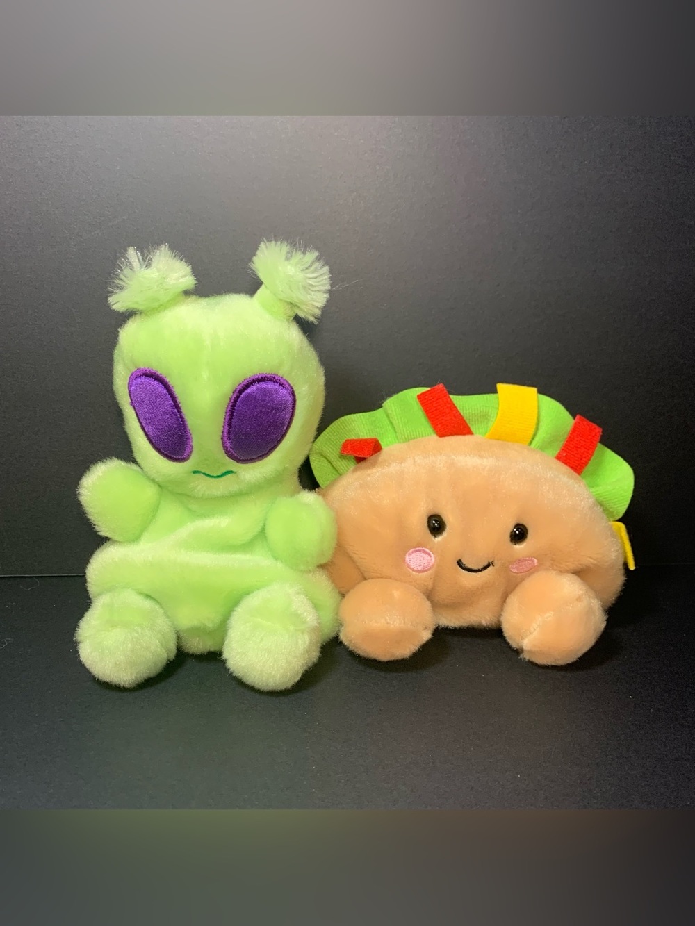 Aurora Palm Pals 4.5" Ross Alien and Taco Stuffed Animal Lot of 2